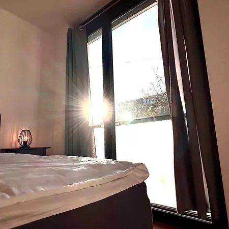 Beefree Connect-metro-shops-freeparking Apartment
