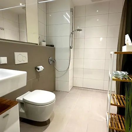 Апартаменты Beefree Connect Metro Bus Shops Olympia Мюнхен