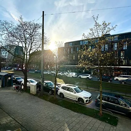 Beefree Connect-metro-shops-freeparking *