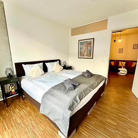 Beefree Connect Metro Bus Shops Olympia Apartament *